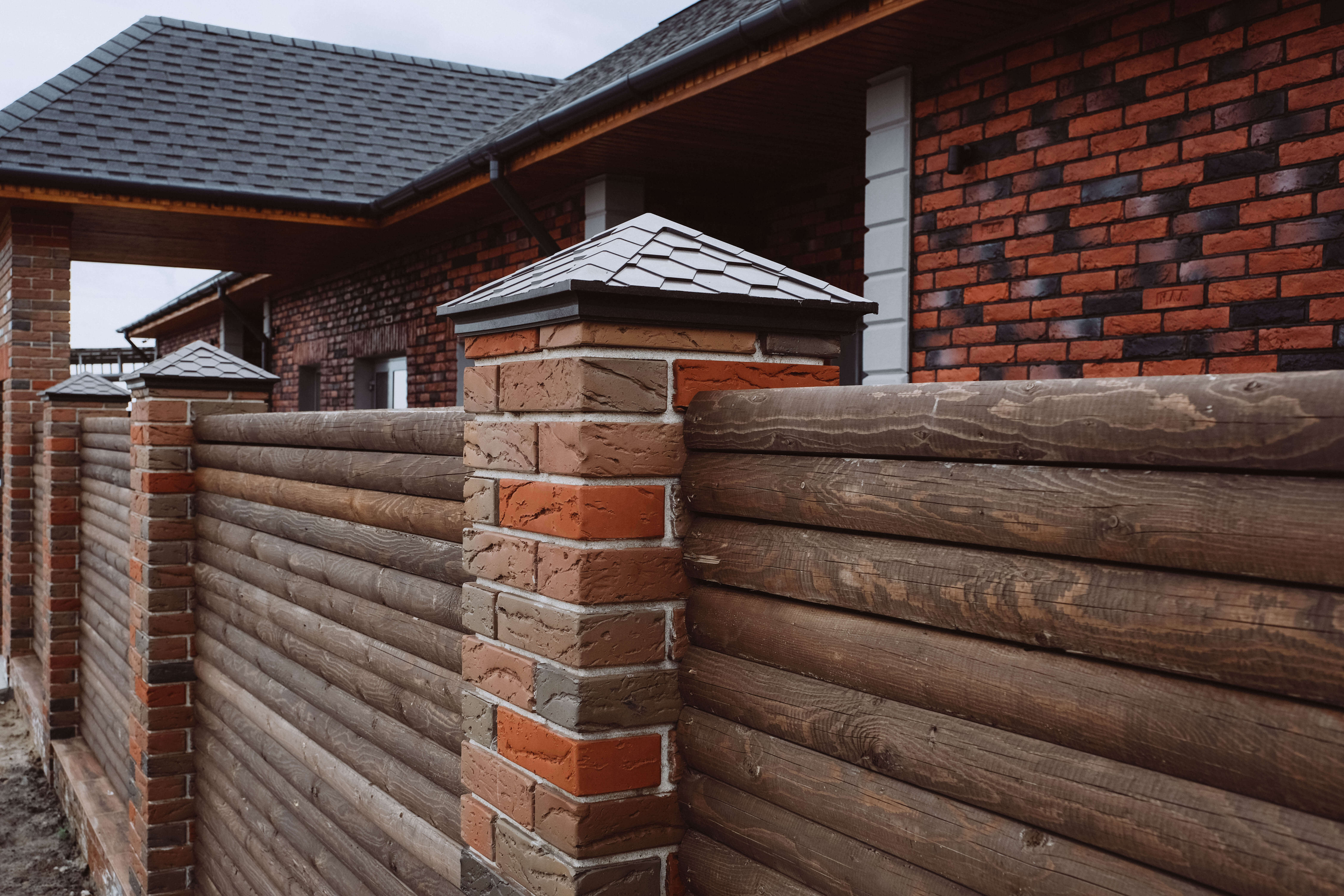 Колпак Zking Эверест Коричневый на столб 1.5х1.5 кирпича (390х390мм) в Березниках фото