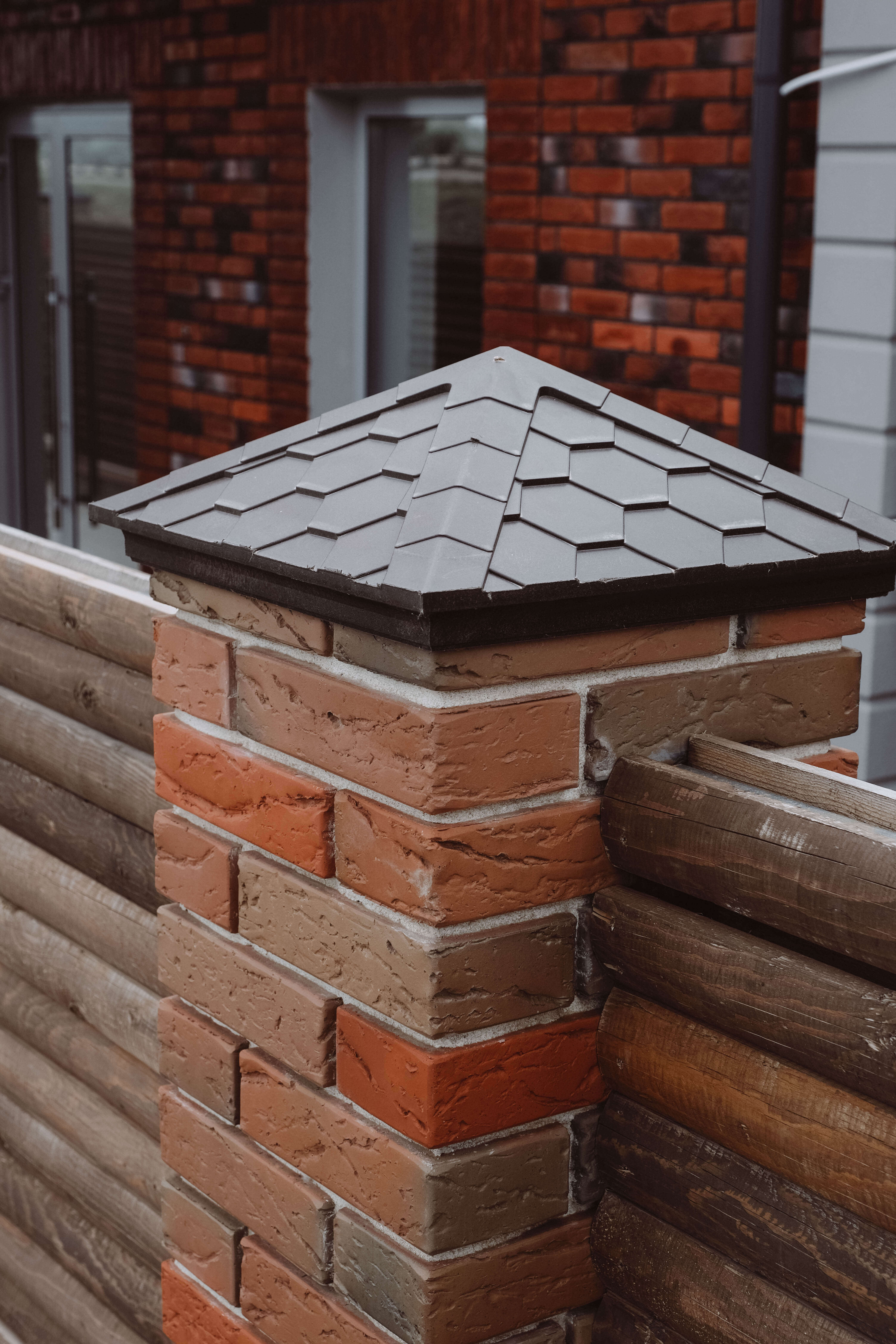 Колпак Zking Эверест Коричневый на столб 1.5х1.5 кирпича (390х390мм) в Березниках фото